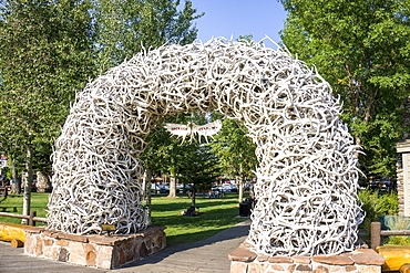 Large arch made of elk antlers, Jackson Hole, Wyoming, United States of America, North America