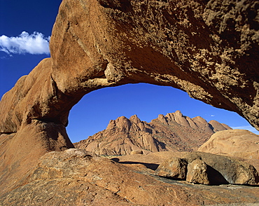 Natural arch, Spitzkoppe, 1728m, between Windhoek and Shakapmund, Damaraland, Namibia, Africa