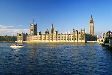 The Houses of Parliament, UNESCO World Heritage Site, across the River Thames, London, England, United Kingdom, Europe