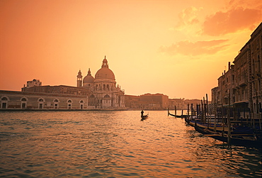 The church of Santa Maria della Salute, from across the Grand Canal at dusk, Venice, UNESCO World Heritage Site, Veneto, Italy, Europe