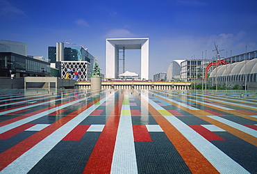 La Grande Arche, seen from across the ornamental lake, La Defense, Paris, France, Europe