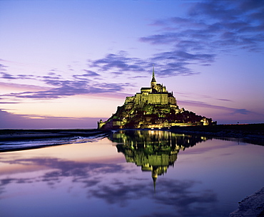 Mont Saint-Michel at sunset, UNESCO World Heritage Site, La Manche region, Basse Normandie (Normandy), France, Europe