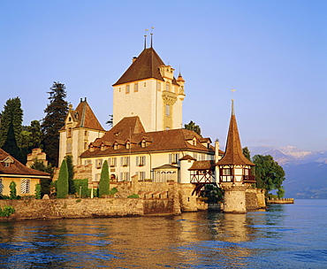 Oberhofen Castle, Lake Thun, Jungfrau region, Switzerland