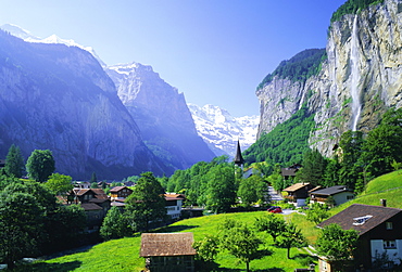 Lauterbrunnen and Staubbach Falls, Jungfrau region, Swiss Alps, Switzerland, Europe