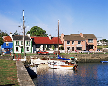 Kinvara village, Galway Bay, County Galway, Connacht, Eire (Republic of Ireland), Europe