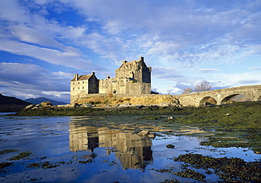 Eilean Donan Castle, Highlands, Scotland, UK 