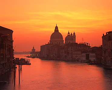 Grand Canal and Santa Maria della Salute, Venice, UNESCO World Heritage Site, Veneto, Italy, Europe