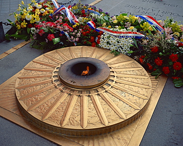 Tomb of the Unknown Soldier, Arc de Triomphe, Paris, France, Europe