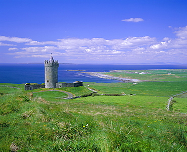 Doolin Tower, Doonagore Catle and South Sound, County Clare (Co. Clare), Munster, Republic of Ireland (Eire), Europe