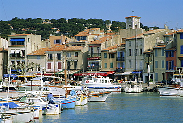 The harbour, Cassis, Provence, France, Europe