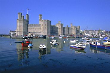 Caernarfon (Caernarvon) Castle, UNESCO World Heritage Site, Gwynedd, North Wales, Wales, UK, Europe