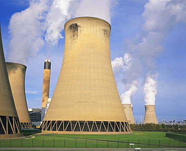 Cooling towers at the Drax Power Station in North Yorkshire, England, United Kingdom, Europe