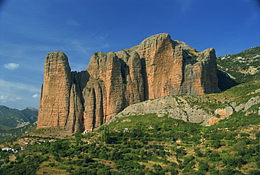 Sandstone rock butresses, Riglos, Aragon, Spain, Europe