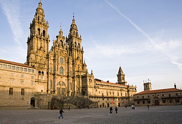 Facade of cathedral seen from Praza do Obradoiro, Santiago de Compostela, UNESCO World Heritage Site, Galicia, Spain, Europe