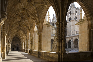 The cloisters, Leon Cathedral, Leon, Castilla y Leon, Spain, Europe