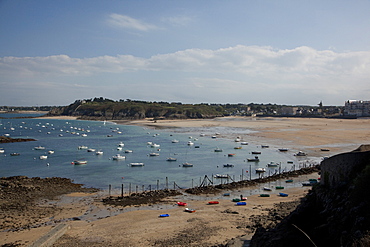 Bay of St. Lunaire, Ille-et-Vilaine, Brittany. France, Europe