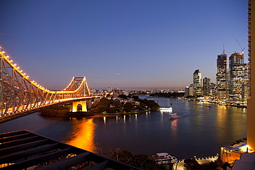 Story Bridge, Kangaroo Point, Brisbane River and city centre at night, Brisbane, Queensland, Australia, Pacific