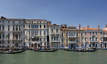 Houses on the Grand Canal, Venice, UNESCO World Heritage Site, Veneto, Italy, Europe