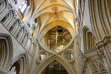 The Scissor arches and the rood cross in the Nave, Wells Cathedral, Wells, Somerset, England, United Kingdom, Europe