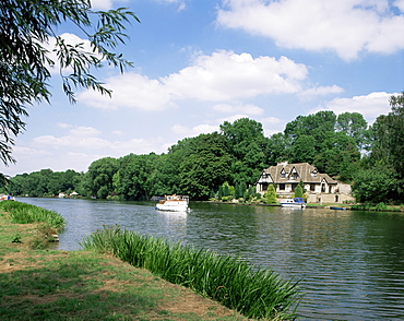 River Thames with boats, Berkshire, England, United Kingdom, Europe