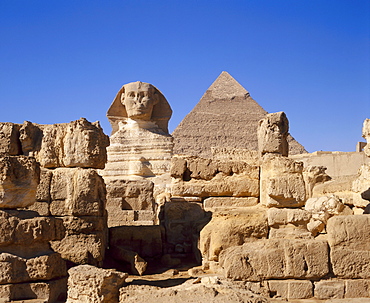 The Great Sphinx and the Chephren Pyramid, Giza, Cairo, Egypt, Africa 