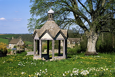 Village scene, with pump house, Farmington, Gloucestershire, The Cotswolds, England, United Kingdom, Europe