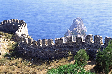 Part of the 8km long encircling wall, Alanya, Anatolia, Turkey, Asia Minor, Eurasia