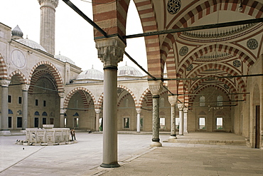 Courtyard, Selimiye Mosque, Edirne, Anatolia, Turkey, Eurasia