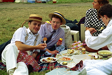 Picnicing at the Henley Royal Regatta, Oxfordshire, England, United Kingdom, Europe