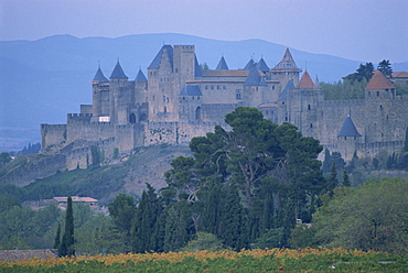 The walls and turrets of the old town of Carcassonne, UNESCO World Heritage Site, Languedoc Roussillon, France, Europe