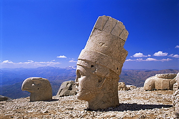 Head of Antiochos I Kommagenes, dating from 69 to 34 BC, West Terrace, Nemrud Dag (Nemrut Dag), UNESCO World Heritage Site, Anatolia, Turkey, Asia Minor, Eurasia