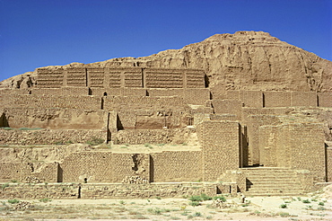 Ziggurat dating from 1250 BC, temple to god Inshushinak on site of Elamite city, Choga Zanbil, UNESCO World Heritage Site, Iran, Middle East