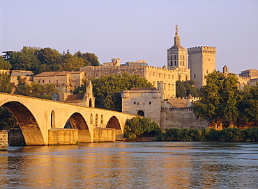 Pont St. Benezet bridge and Papal Palace, Avignon, Provence, France, Europe