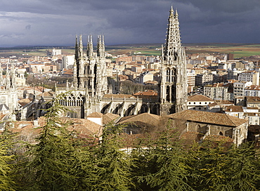 City skyline and Christian cathedral, Burgos, Castilla-Leon (Castile), Spain, Europe