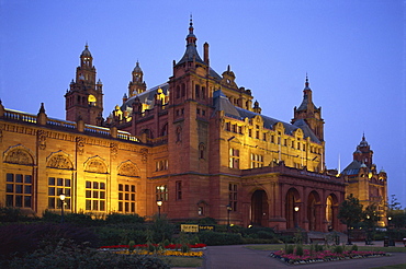 Museum and Art Gallery at dusk, Glasgow, Scotland, United Kingdom, Europe