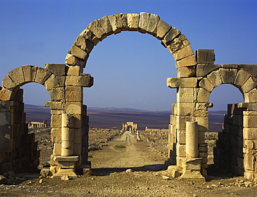 Tangier Gate, Volubilis, UNESCO World Heritage Site, Morocco, North Africa, Africa