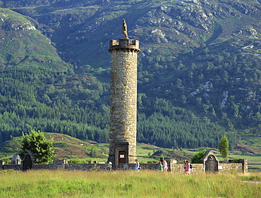 The Glenfinnan Monument, to commemorate the return of Prince Charlie, Scotland, United Kingdom, Europe