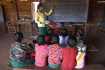 Pah Oh minority children in local village school, Pattap Poap near Inle Lake, Shan State, Myanmar (Burma), Asia