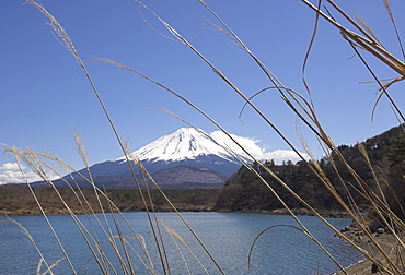 Lake Shoji, with Mount Fuji behind, Shojiko, Central Honshu, Japan, Asia