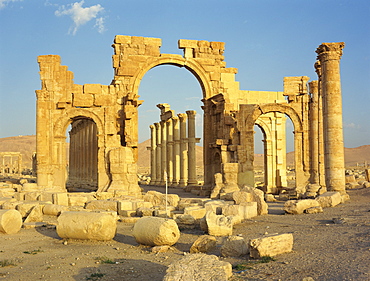 The Monumental Arch, at the ancient Graeco-Roman city of Palmyra, UNESCO World Heritage Site, Syria, Middle East