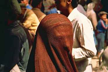 Veiled Muslim woman, Sunday Market, Kashi, China, Asia