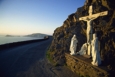 Calvary of Christ roadside shrine, Slea Head, County Kerry, Munster, Republic of Ireland, Europe