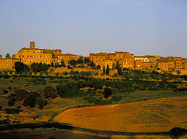 Walled hill village at dusk, Casole d'Elsa, Tuscany, Italy, Europe