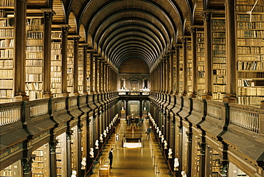 Interior of the Library, Trinity College, Dublin, Eire (Republic of Ireland), Europe