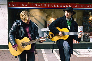 Buskers in Grafton Street, Dublin, Co. Dublin, Republic of Ireland, Europe