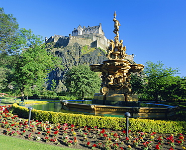 The Castle from Princes Street Gardens, Edinburgh, Lothian, Scotland, UK, Europe