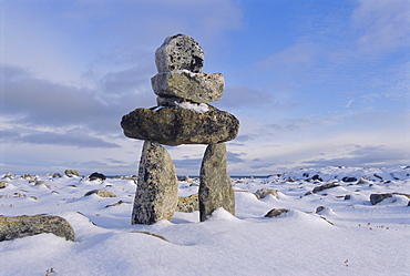 Inukshuk marker at Aupalaqtuq Point, Cape Dorset, Baffin Island, Canadian Arctic, Canada