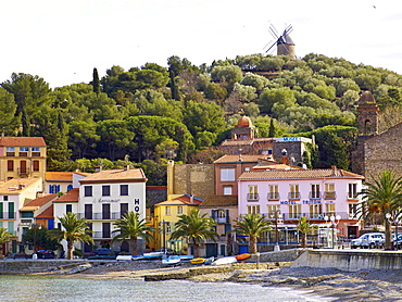 Collioure, Cote Vermeille, Languedoc coast, Roussillon, Pyrenees-Orientales, France, Mediterranean, Europe