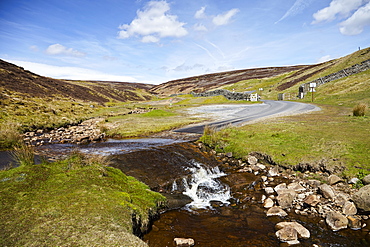 Ford in the road made famous by James Herriot tv series, Swaledale, Yorkshire Dales, North Yorkshire, Yorkshire, England, United Kingdom, Europe