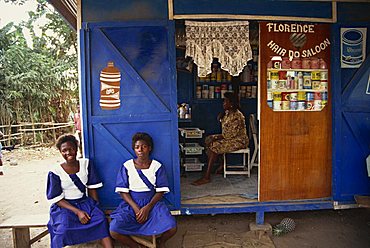 Hairdresser, eastern region, Ghana, West Africa, Africa